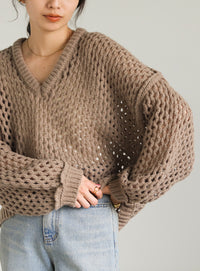 Vネック透かし編みショートニット