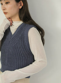 透かし編みニットショートベスト