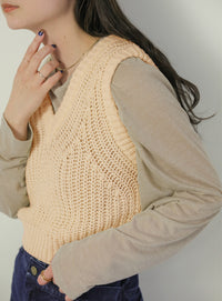 透かし編みニットショートベスト