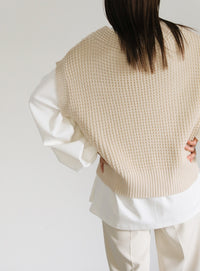 ワッフル編みVネックニットベスト【SALE】