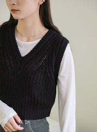 透かし編みニットショートベスト